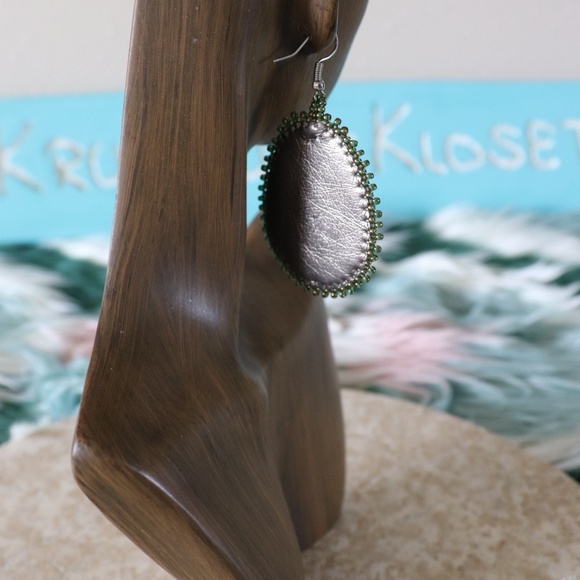 Seed Bead Earrings - Picture 7 of 8